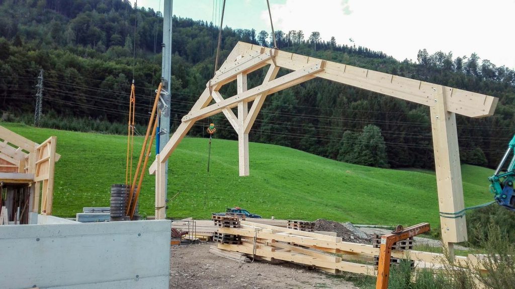 Die Entstehung eines landwirtschaftlichen Gebäudes - Holzbau Frank